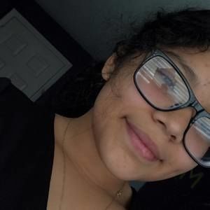 Meet your Posher, Priscila